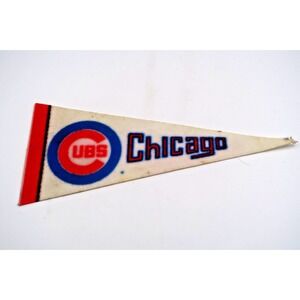 Major League Baseball Vintage MLB Pennant - Chicago Cubs HAS WEAR